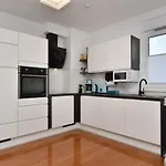 Apartment Mm Luxury Diamond & Silver