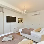 Apartment Mm Luxury Diamond & Silver *