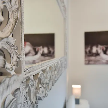 Apartment Mm Luxury Diamond & Silver