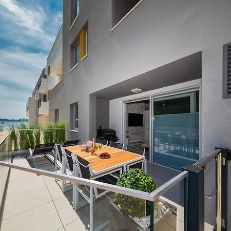 Mm Luxury Diamond & Silver Apartman