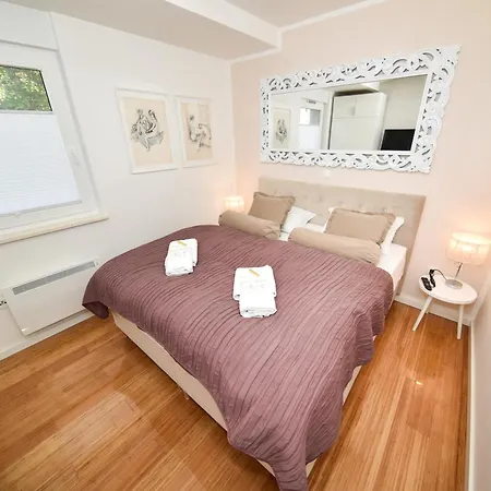 Mm Luxury Diamond & Silver Apartman